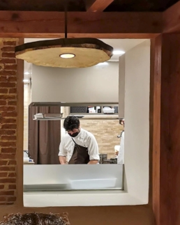 estudio stendhal mobiliario lampara madera 2