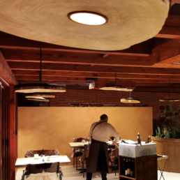 estudio stendhal mobiliario lampara madera 3