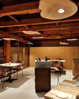 Estudio Stendhal mobiliario lampara madera 4 web