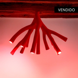 Estudio Stendhal mobiliario lampara coral rojo miniatura vendido